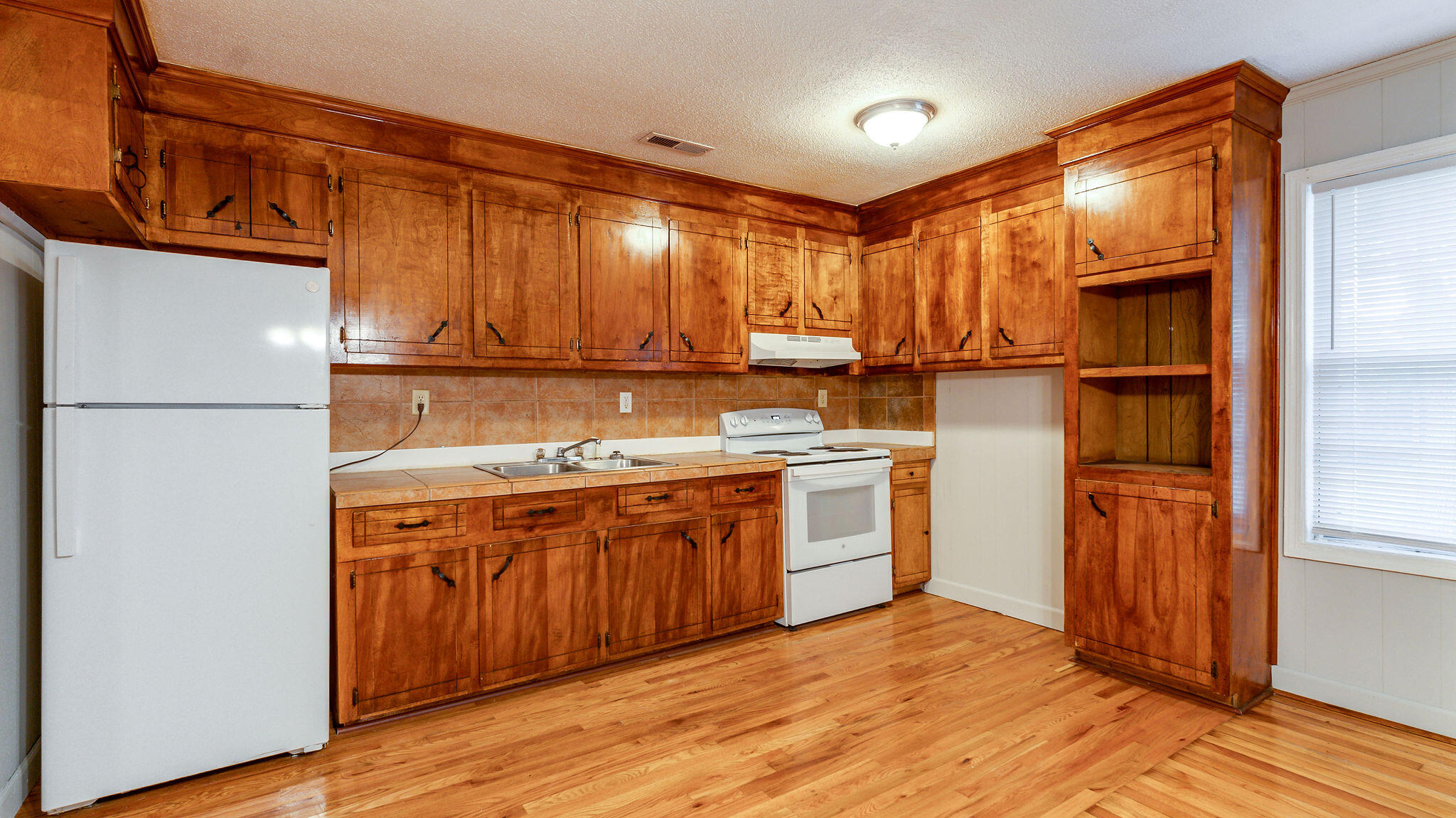 692 York Street Mount Pleasant, SC 29464 - Photo 11 of 28 692-11
