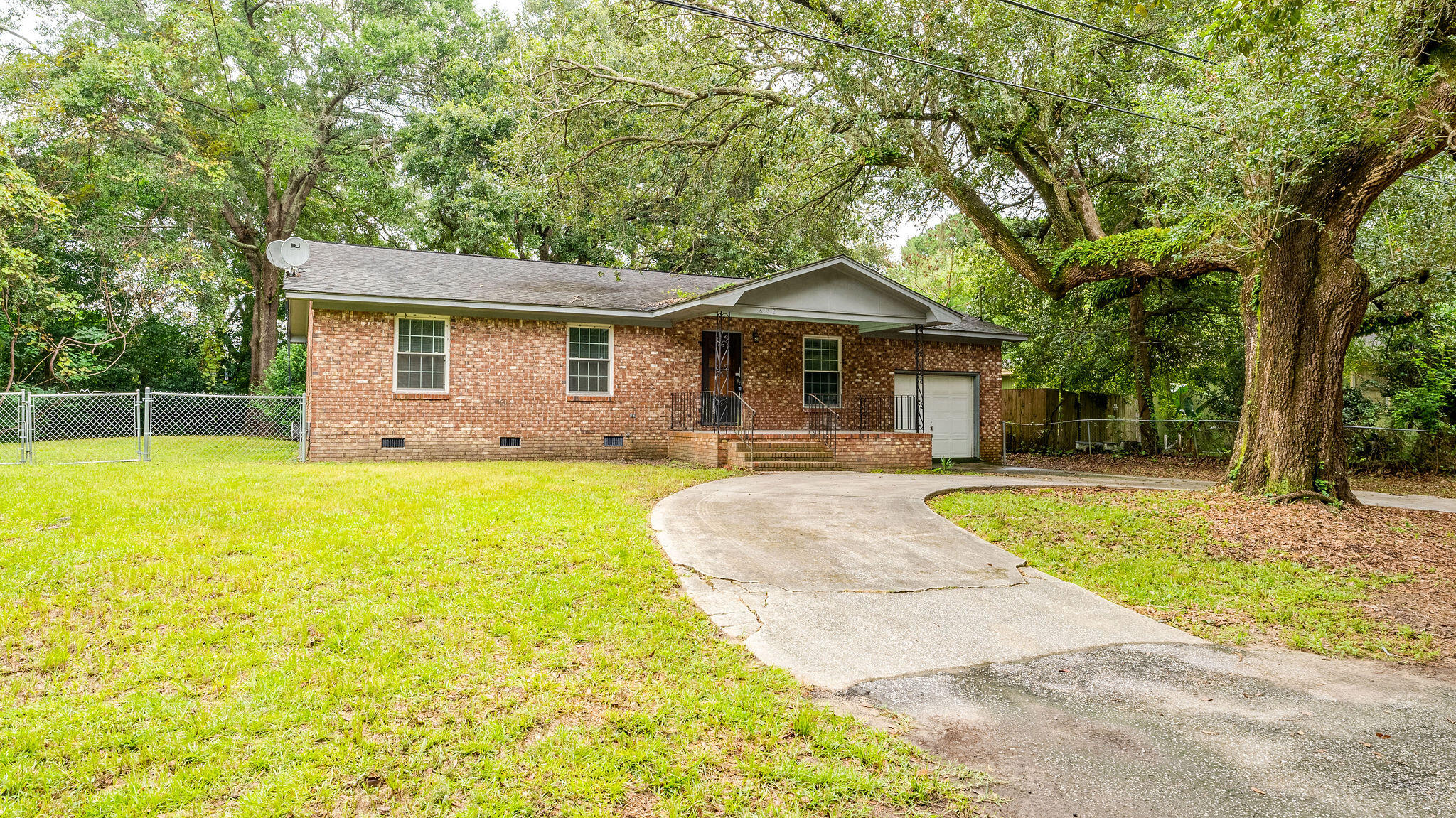 692 York Street Mount Pleasant, SC 29464 - Photo 4 of 28 692-4