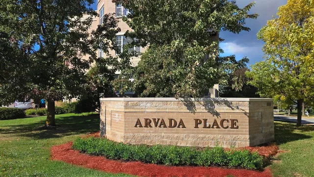 $2,150 | 10900 West Bluemound Road, Unit 215, Wauwatosa, WI 53226