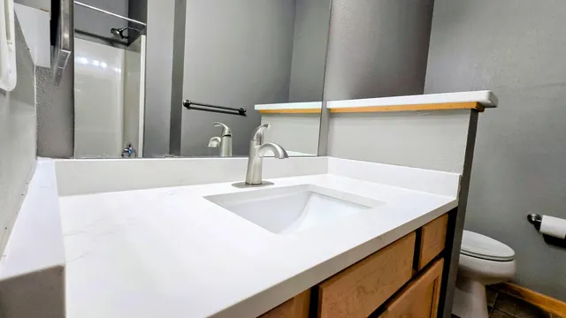 $2,150 | 10900 West Bluemound Road, Unit 215, Wauwatosa, WI 53226