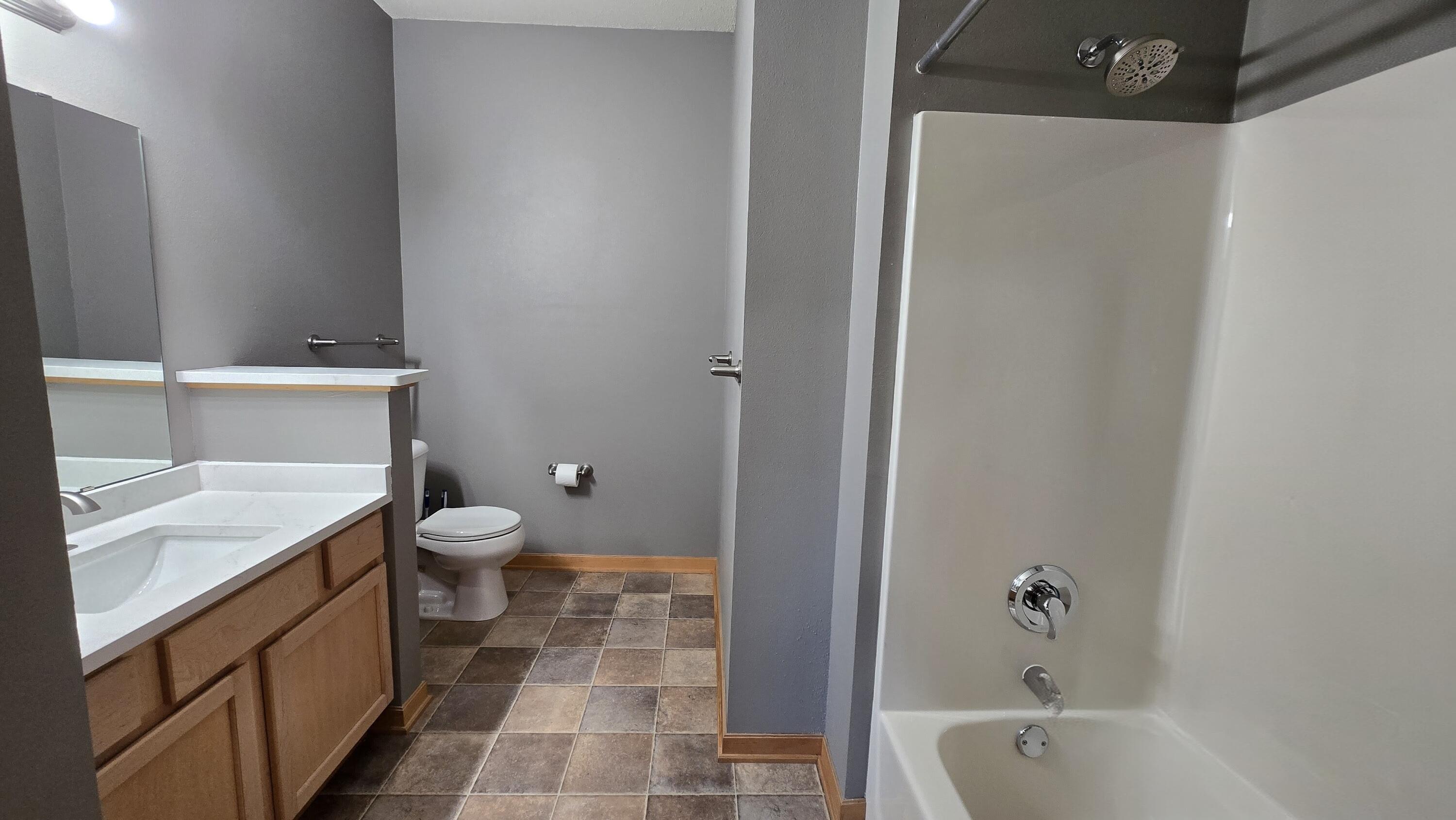 10900 West Bluemound Road, Unit 215 Wauwatosa, WI 53226 - Photo 15 of 17 2ND FULL BATH