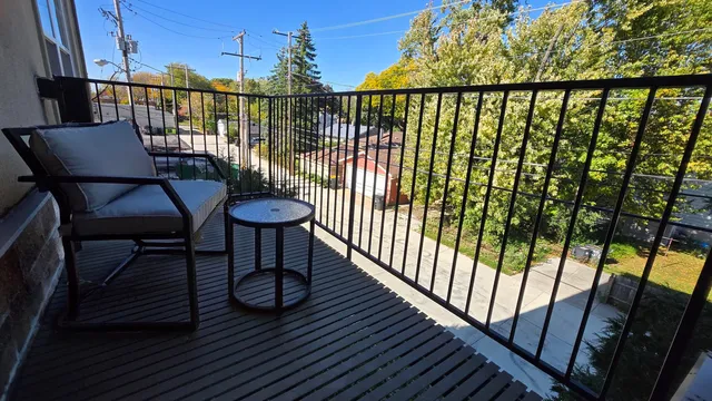 $2,150 | 10900 West Bluemound Road, Unit 215, Wauwatosa, WI 53226