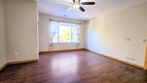 $2,150 | 10900 West Bluemound Road, Unit 215, Wauwatosa, WI 53226