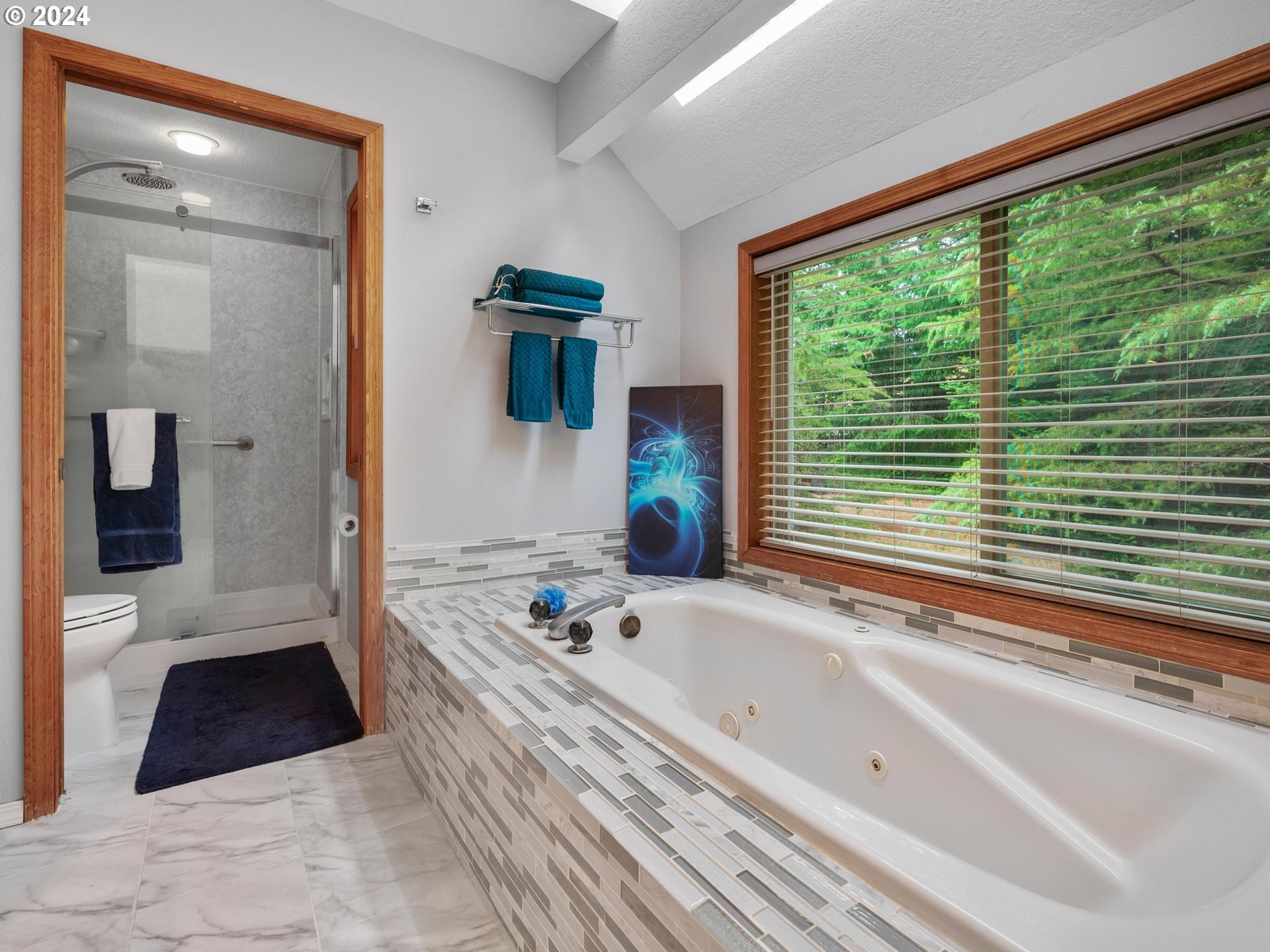 24920 Southwest Melott Road Hillsboro, OR 97123 - Photo 20 of 47 Owner's Suite Bathroom