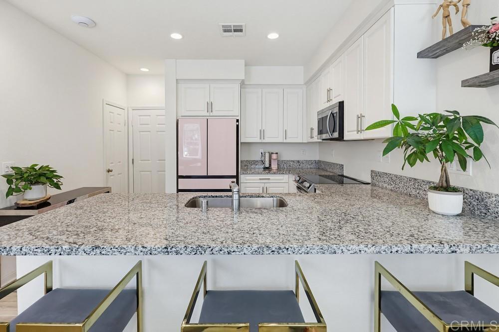10325 Graphite Street Spring Valley, CA 91977 - Photo 14 of 63