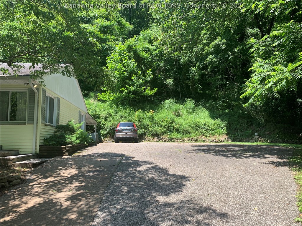 831 Chappell Road Charleston, WV 25304 - Photo 3 of 29 Gallery Image 3