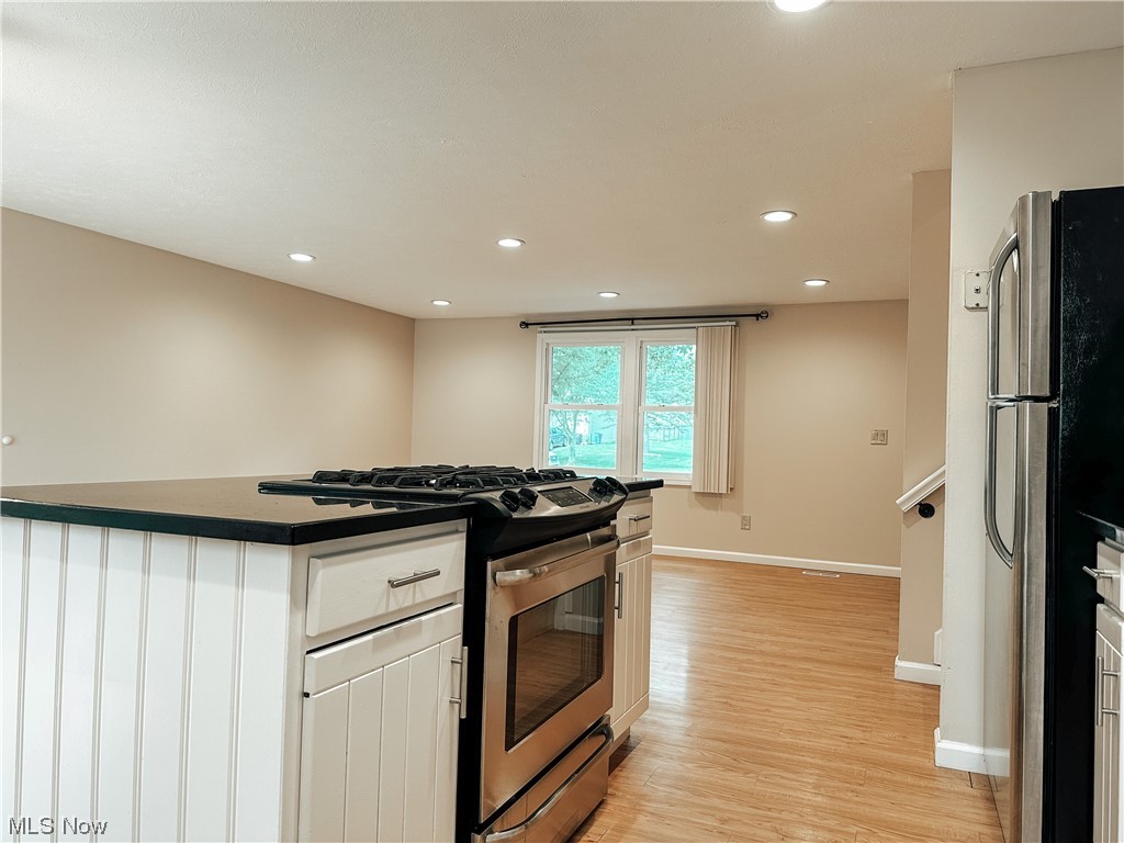 810 Ridgeview Drive Medina, OH 44256 - Photo 8 of 34