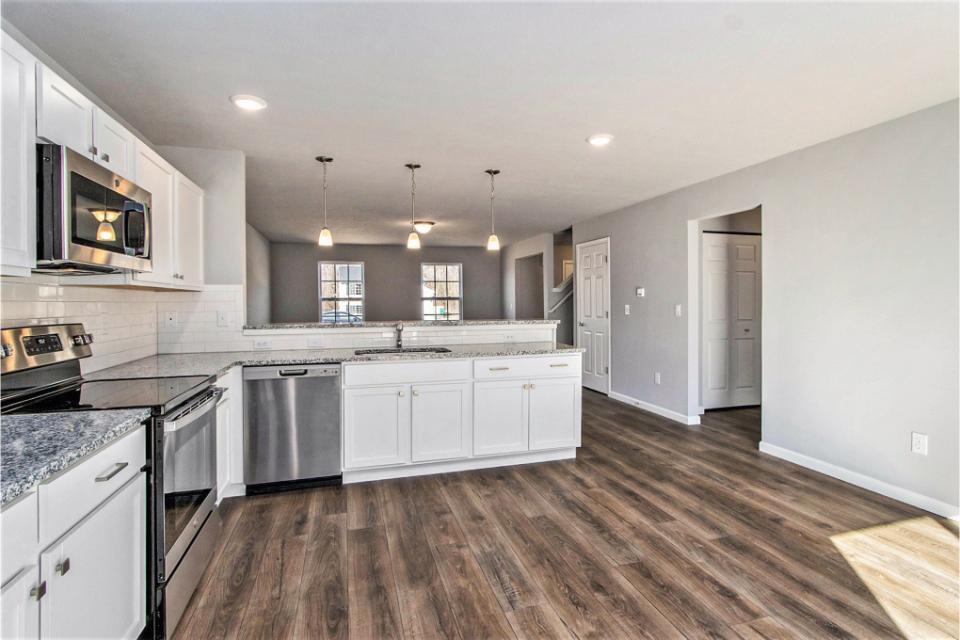 58563 Pond View Lane Three Rivers, MI 49093 - Photo 8 of 33 RVW004-i1830-Kitchen2