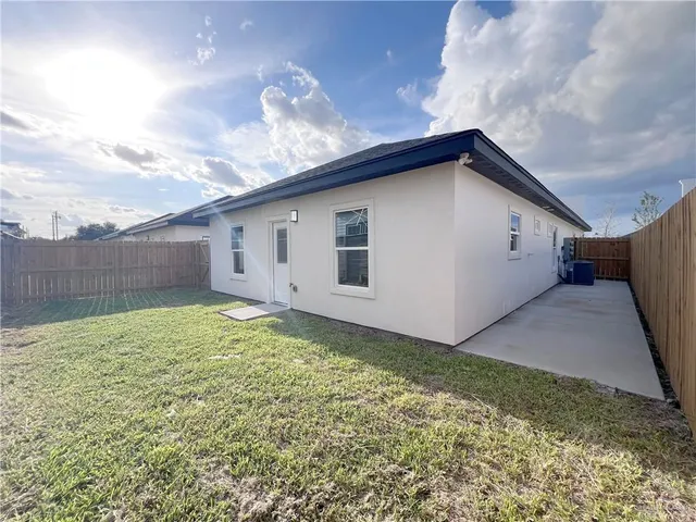 $1,400 | 2004 East 1st Street, Unit 4, Mission, TX 78572