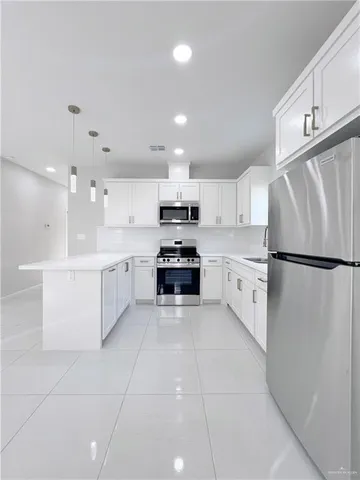 $1,400 | 2004 East 1st Street, Unit 4, Mission, TX 78572