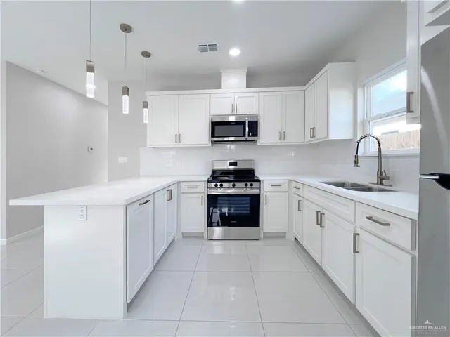 $1,400 | 2004 East 1st Street, Unit 4, Mission, TX 78572