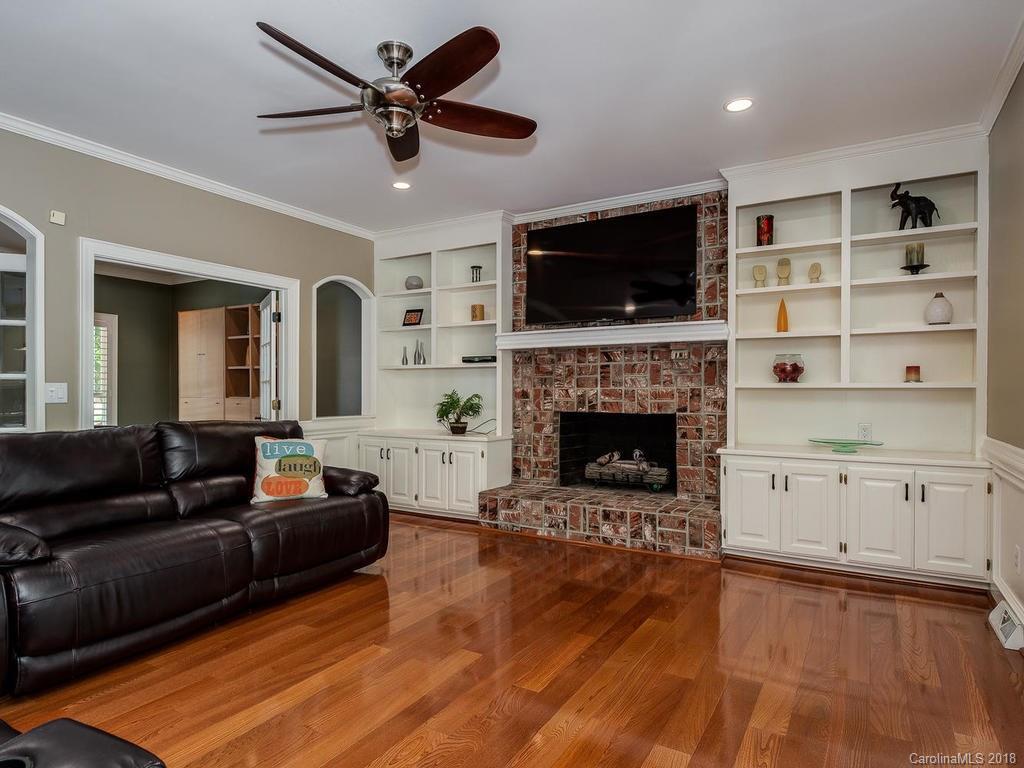 6337 Dovefield Road Charlotte, NC 28277 - Photo 11 of 35 Gallery Image 11