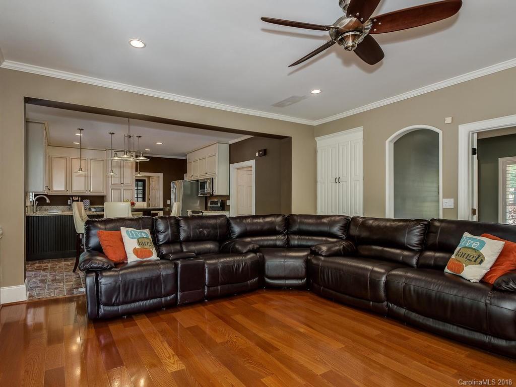 6337 Dovefield Road Charlotte, NC 28277 - Photo 12 of 35 Gallery Image 12