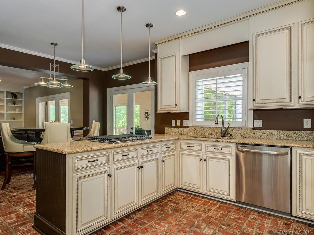 6337 Dovefield Road Charlotte, NC 28277 - Photo 8 of 35 Gallery Image 8