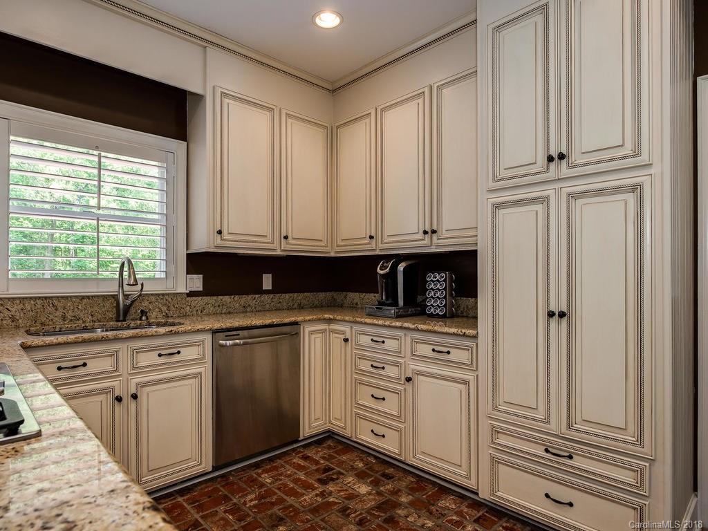 6337 Dovefield Road Charlotte, NC 28277 - Photo 10 of 35 Gallery Image 10