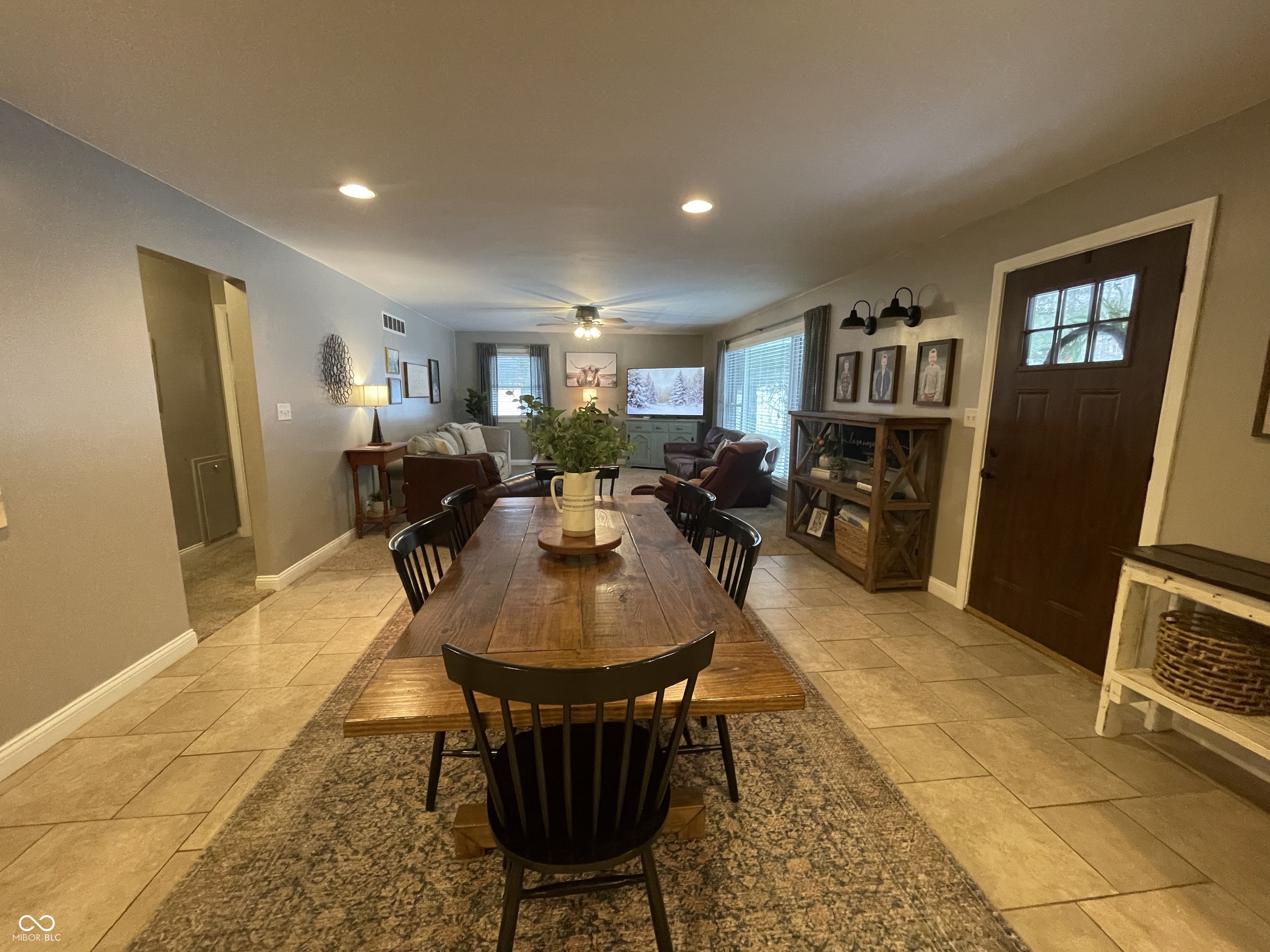 8263 West Deaver Road Columbus, IN 47201 - Photo 9 of 56 Gallery Image 9