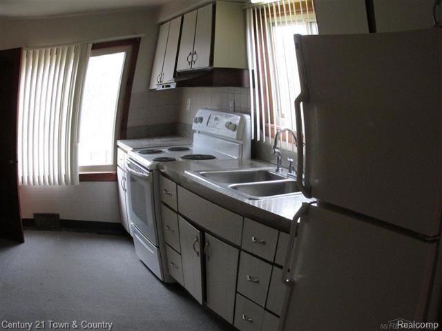 1801 North Rochester Road Oakland, MI 48363 - Photo 14 of 32 14.jpg
