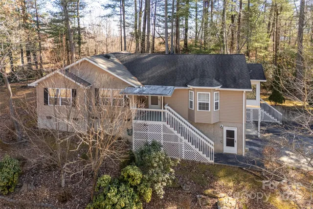 $379,000 | 135 Reservoir Drive, Hendersonville, NC 28739