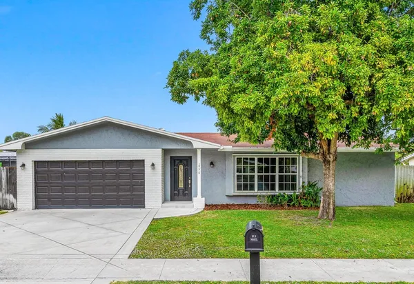 $4,900 | 1775 Southwest 8th Street, Boca Raton, FL 33486