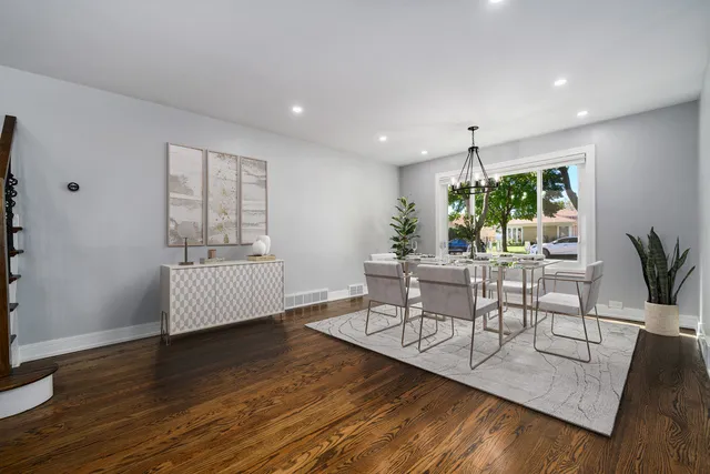 $5,000 | 7225 East Prairie Road, Lincolnwood, IL 60712