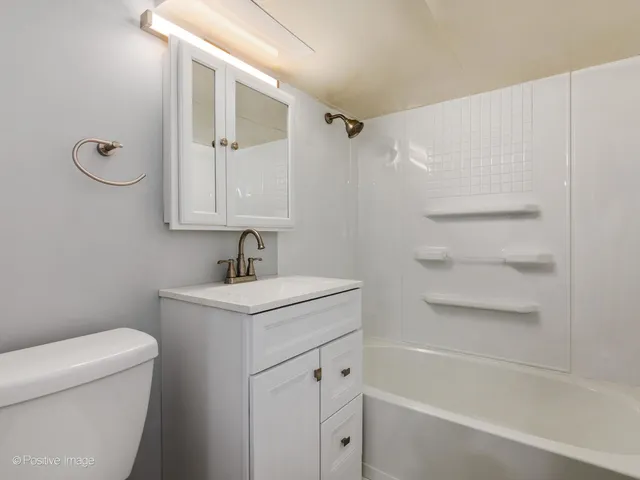 $5,000 | 7225 East Prairie Road, Lincolnwood, IL 60712