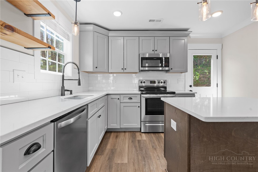 228 Stratford Lane Boone, NC 28607 - Photo 11 of 29