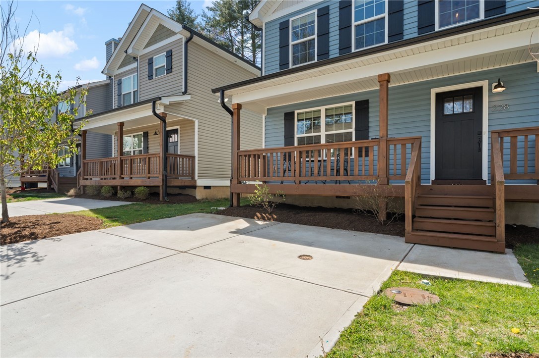 228 Stratford Lane Boone, NC 28607 - Photo 3 of 29