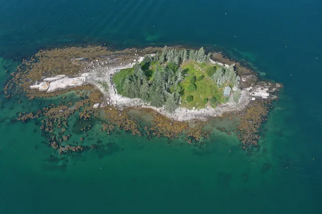 $559,000 | Tbd Tbd Burying Island, Vinalhaven, ME 04863