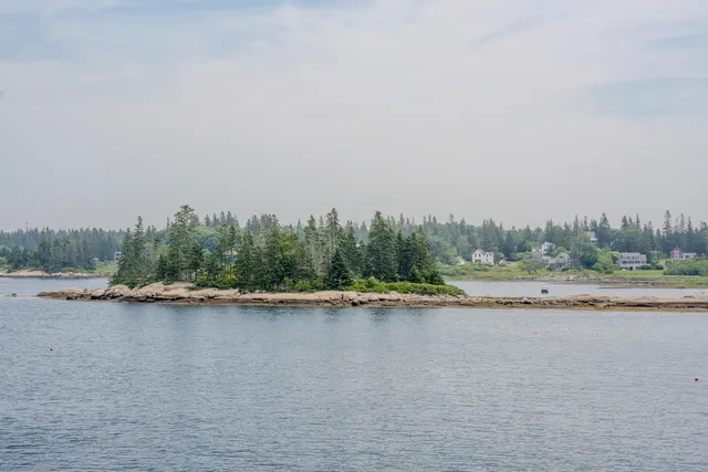 $559,000 | Tbd Tbd Burying Island, Vinalhaven, ME 04863