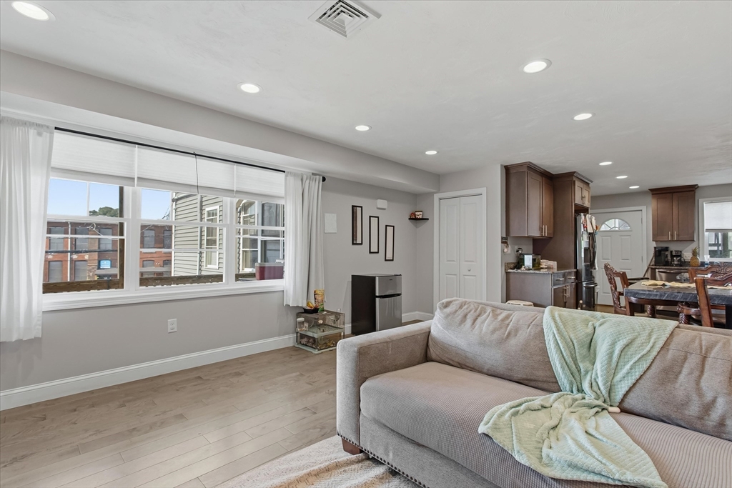 35 Shaw Street Lowell, MA 01851 - Photo 5 of 34