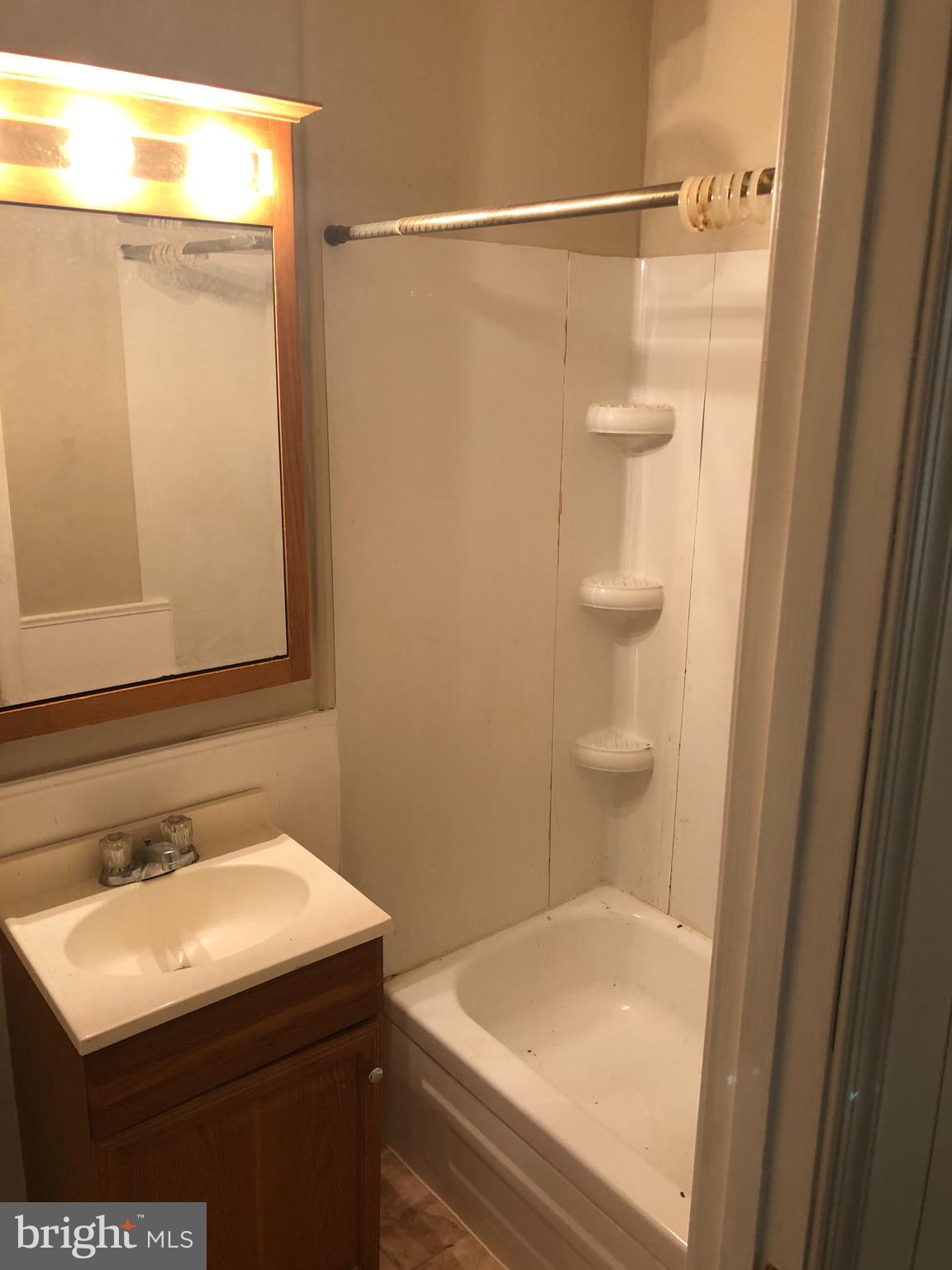 244 Locust Street Hanover, PA 17331 - Photo 12 of 31 1st Floor