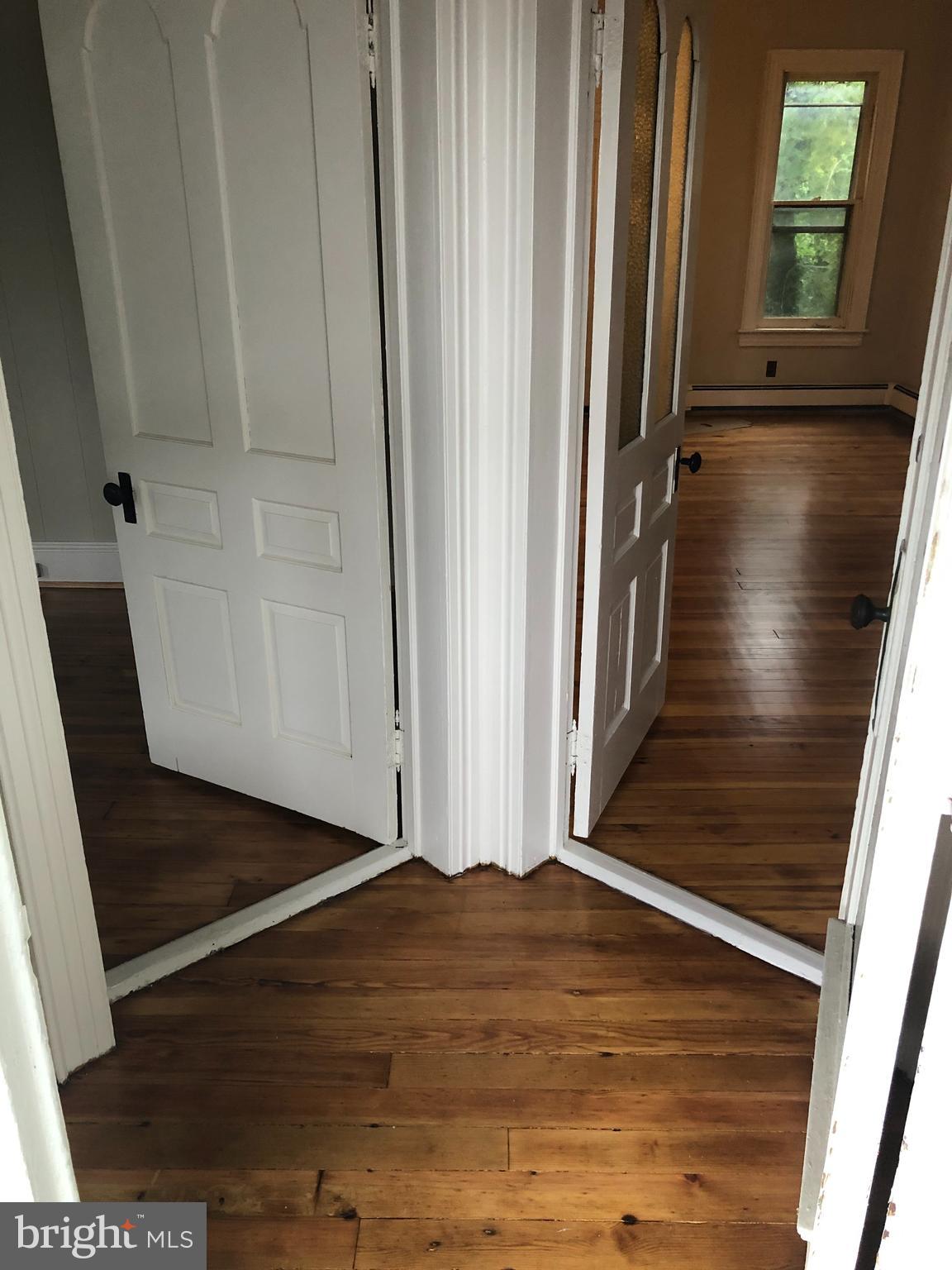 244 Locust Street Hanover, PA 17331 - Photo 9 of 31 1st Floor