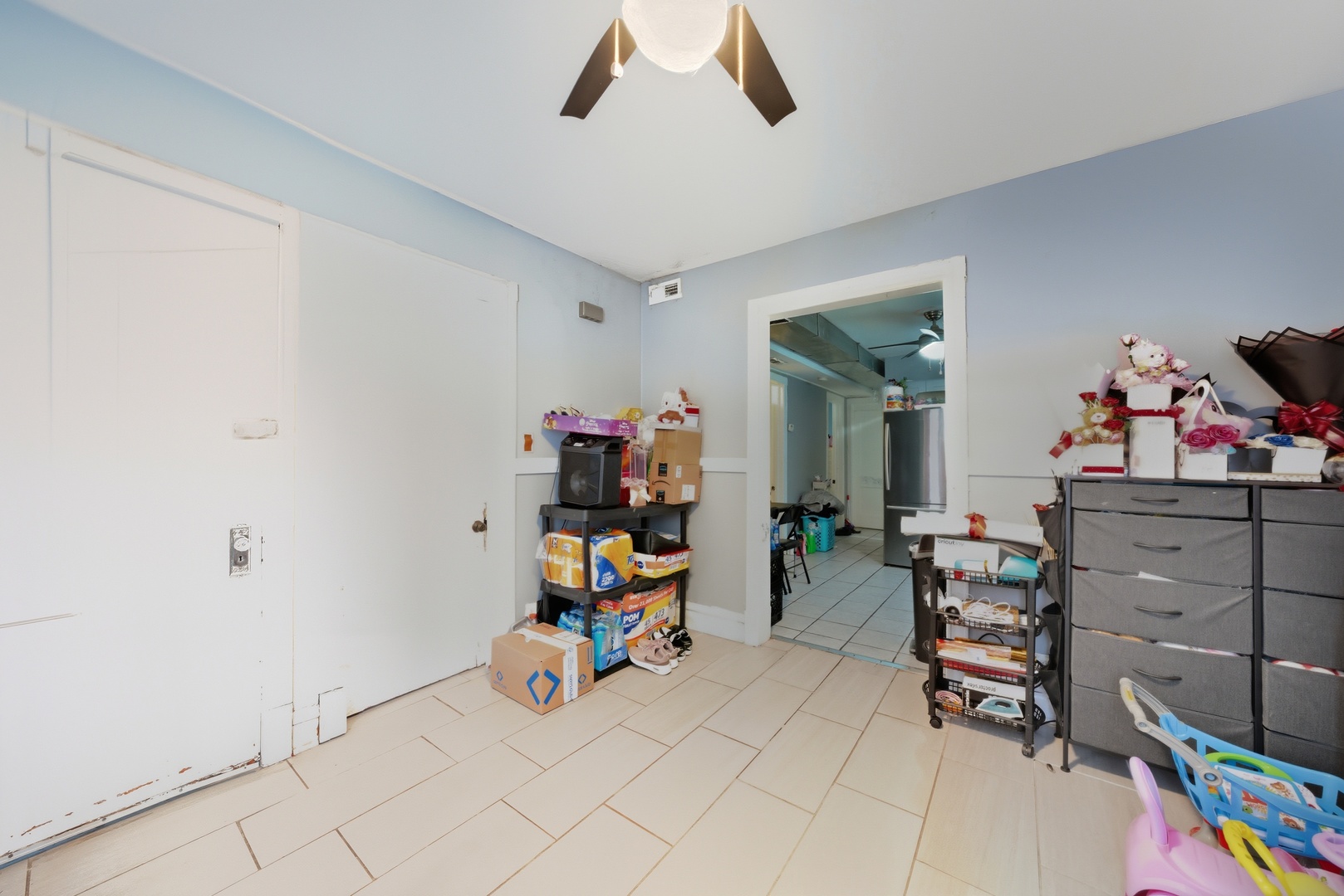 2527 South Harding Avenue Chicago, IL 60623 - Photo 7 of 13