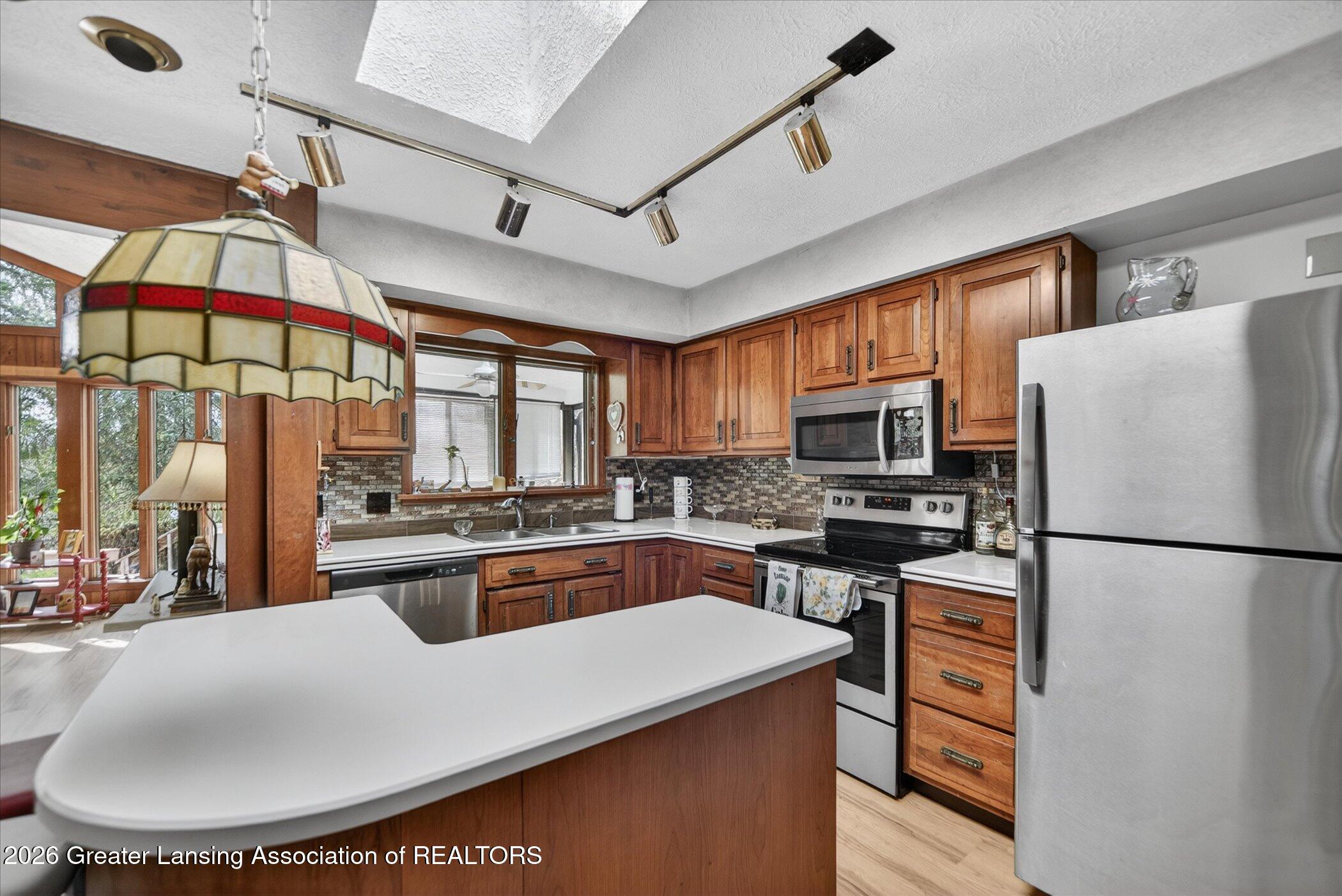 1411 Chester Road Lansing, MI 48912 - Photo 13 of 43 16-1411-Chester-Rd-Lansing-MI-48912-Wind