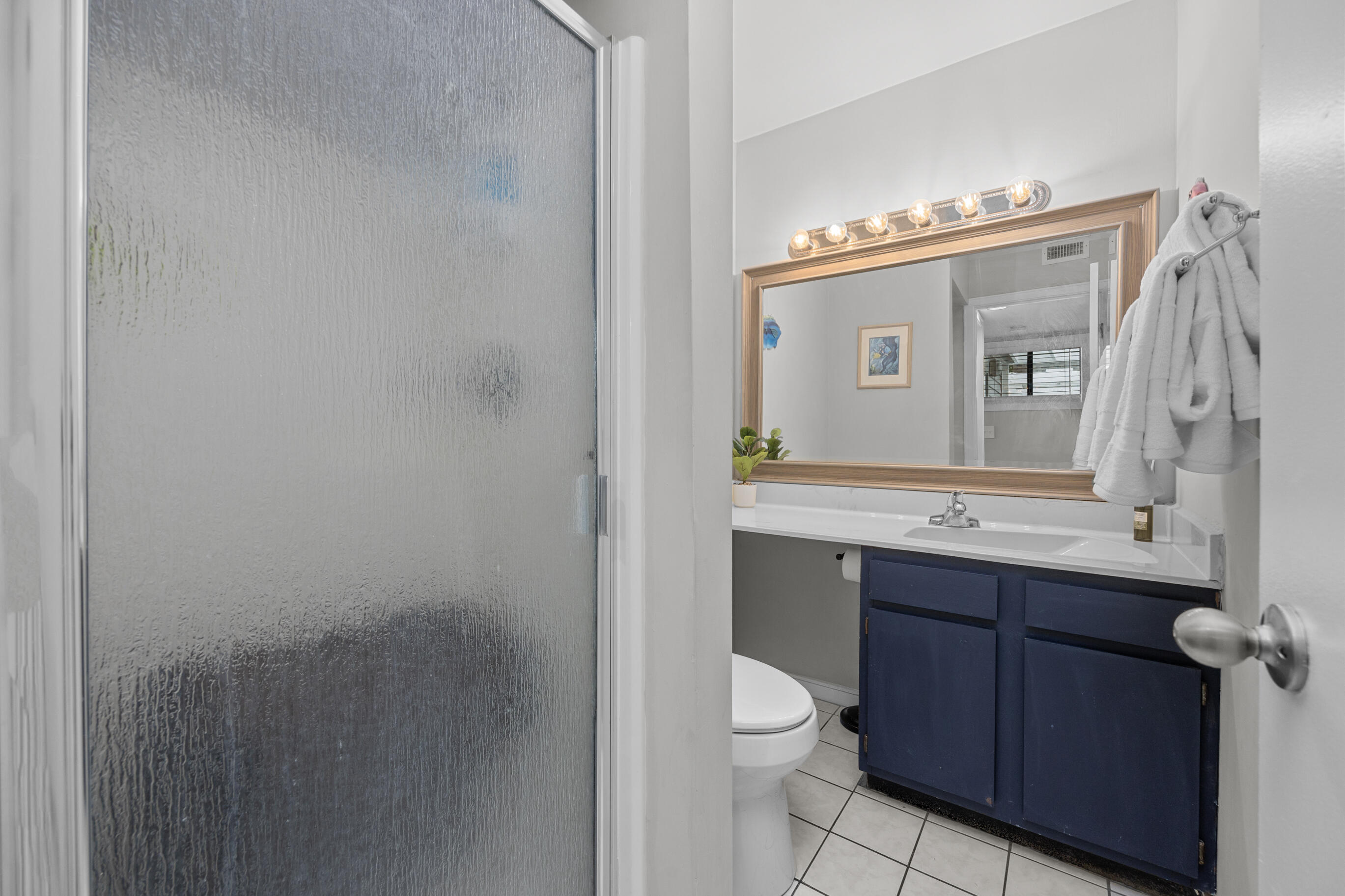 351 Lake Arrowhead Road, Unit 3311 Myrtle Beach, SC 29572 - Photo 18 of 43 Guest Bathroom