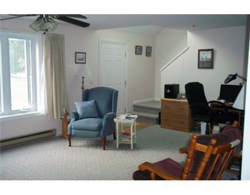 39 Willow Grove Road, Unit 39 Brunswick, ME 04011 - Photo 6 of 10 Living Room.