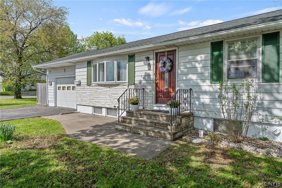 106 Deborah Drive Salina, NY 13088 - Photo 4 of 37