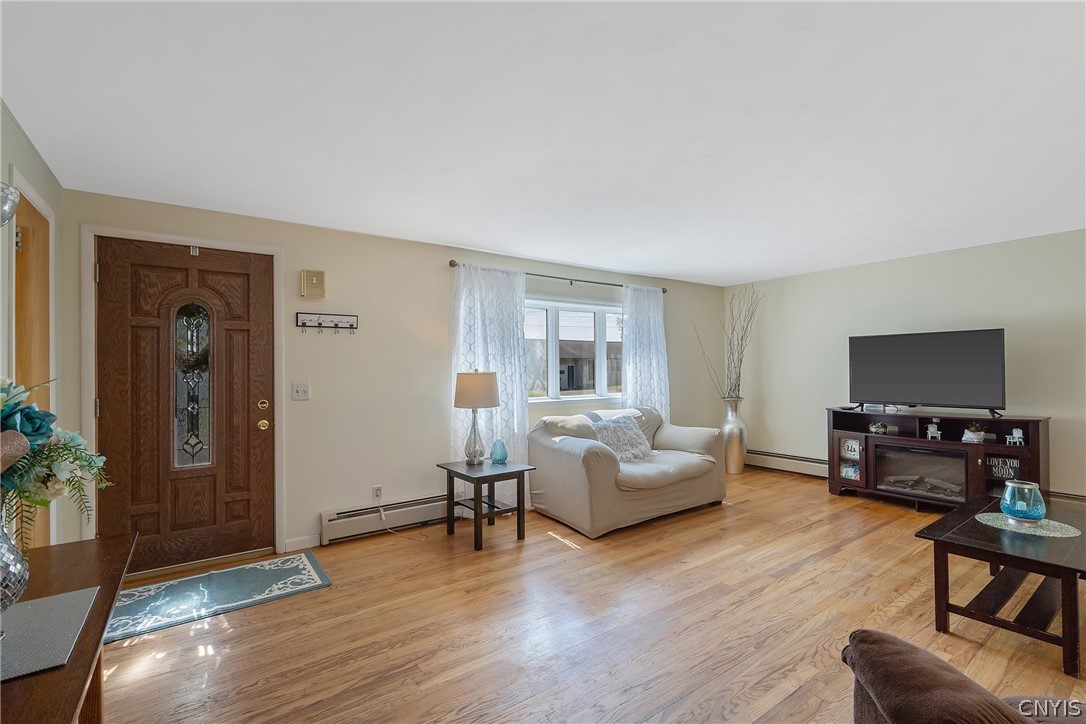 106 Deborah Drive Salina, NY 13088 - Photo 5 of 37