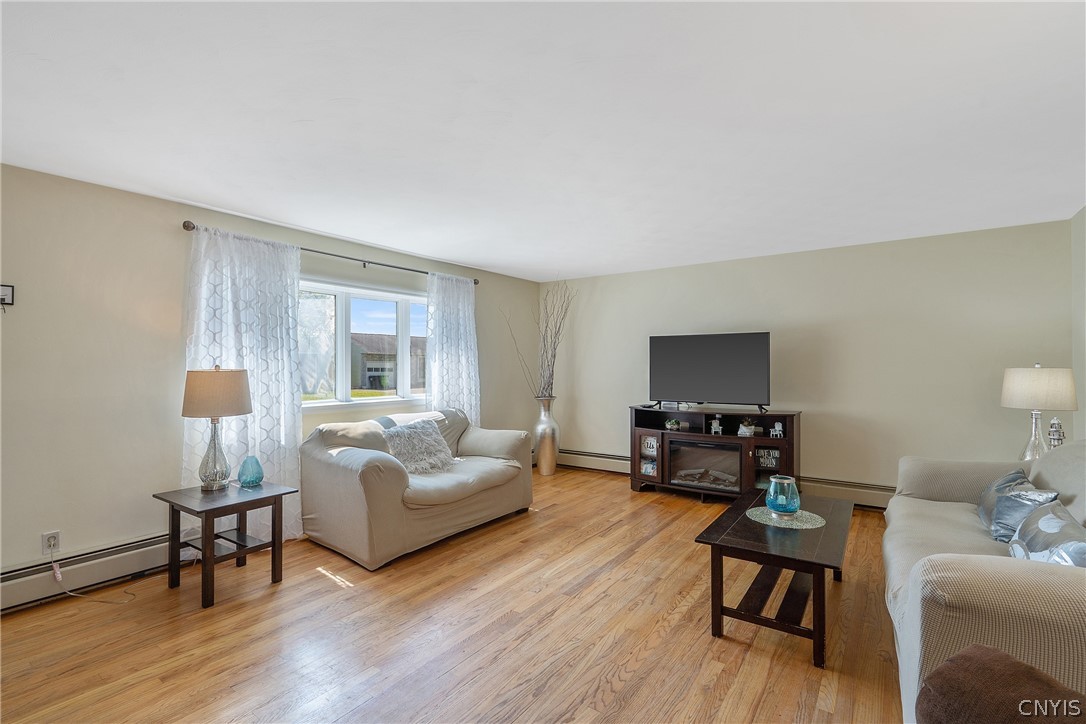 106 Deborah Drive Salina, NY 13088 - Photo 6 of 37