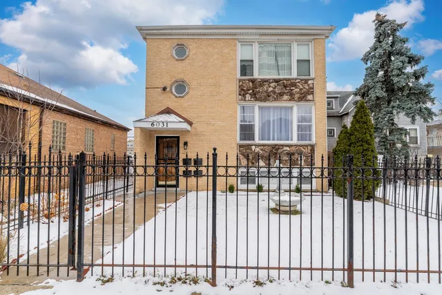 $2,500 | 6031 West Addison Street, Unit 1, Chicago, IL 60634