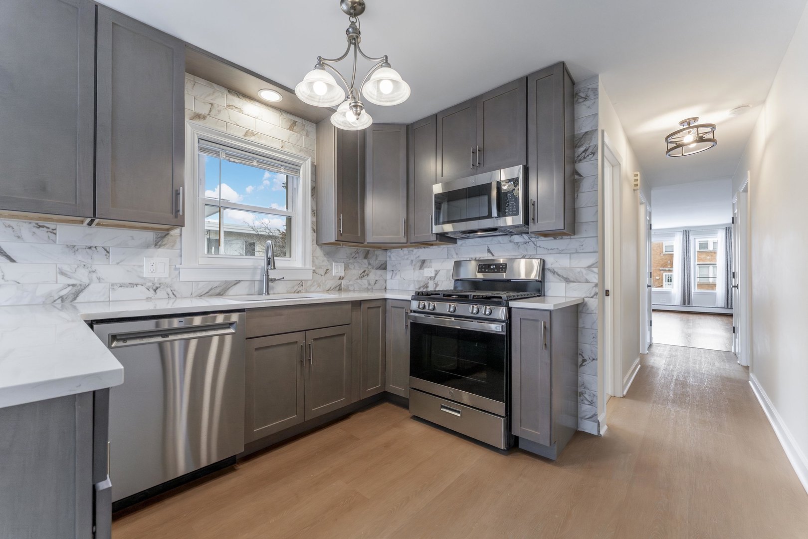 6031 West Addison Street, Unit 1 Chicago, IL 60634 - Photo 9 of 11