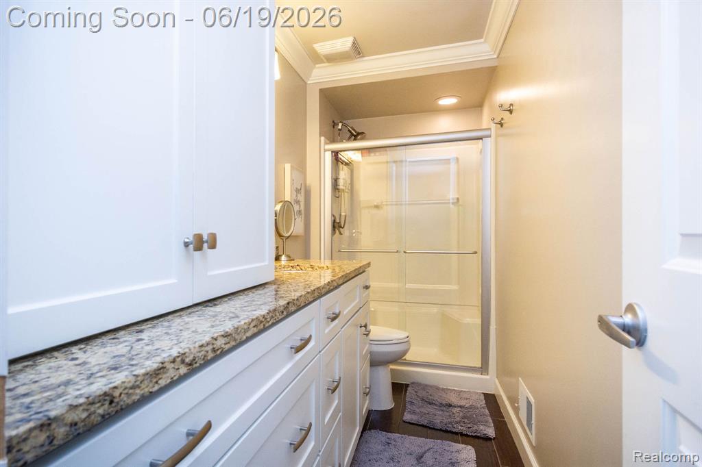 21508 Hall Road Trenton, MI 48183 - Photo 23 of 43