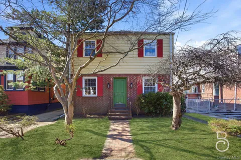 $1,399,000 | 94-11 70th Avenue | Forest Hills