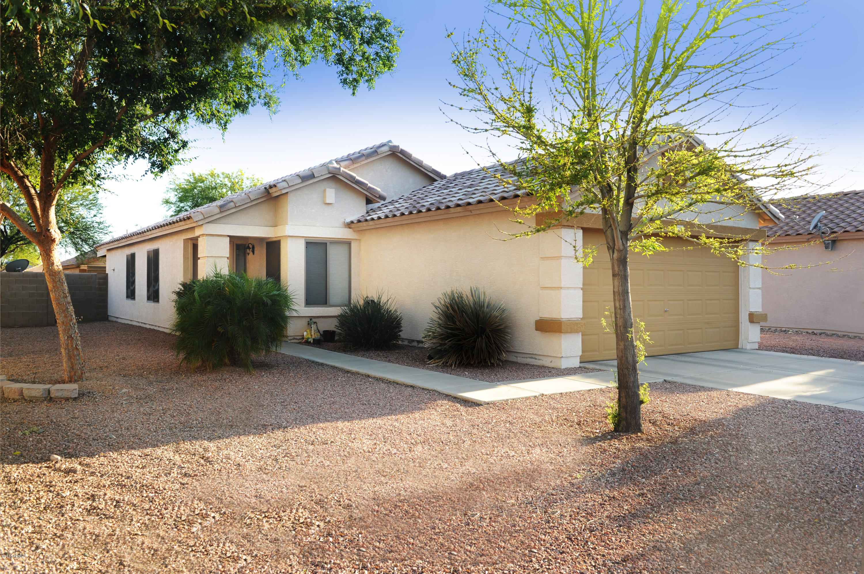 15031 West Redfield Road Surprise, AZ 85379 - Photo 2 of 24 R-15031 W Redfield Rd Surprise (S4MB)024