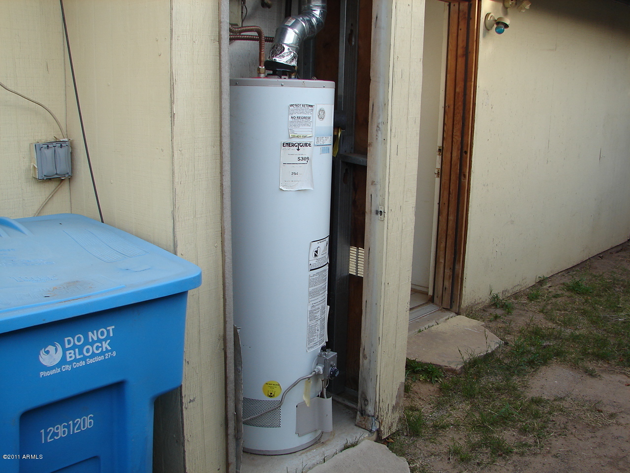 2334 West Cheery Lynn Road Phoenix, AZ 85015 - Photo 13 of 25 water heater