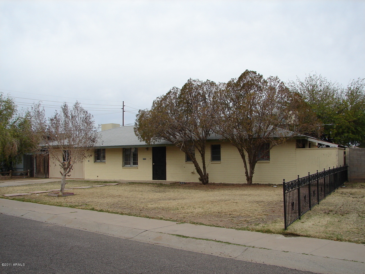 2334 West Cheery Lynn Road Phoenix, AZ 85015 - Photo 2 of 25 front