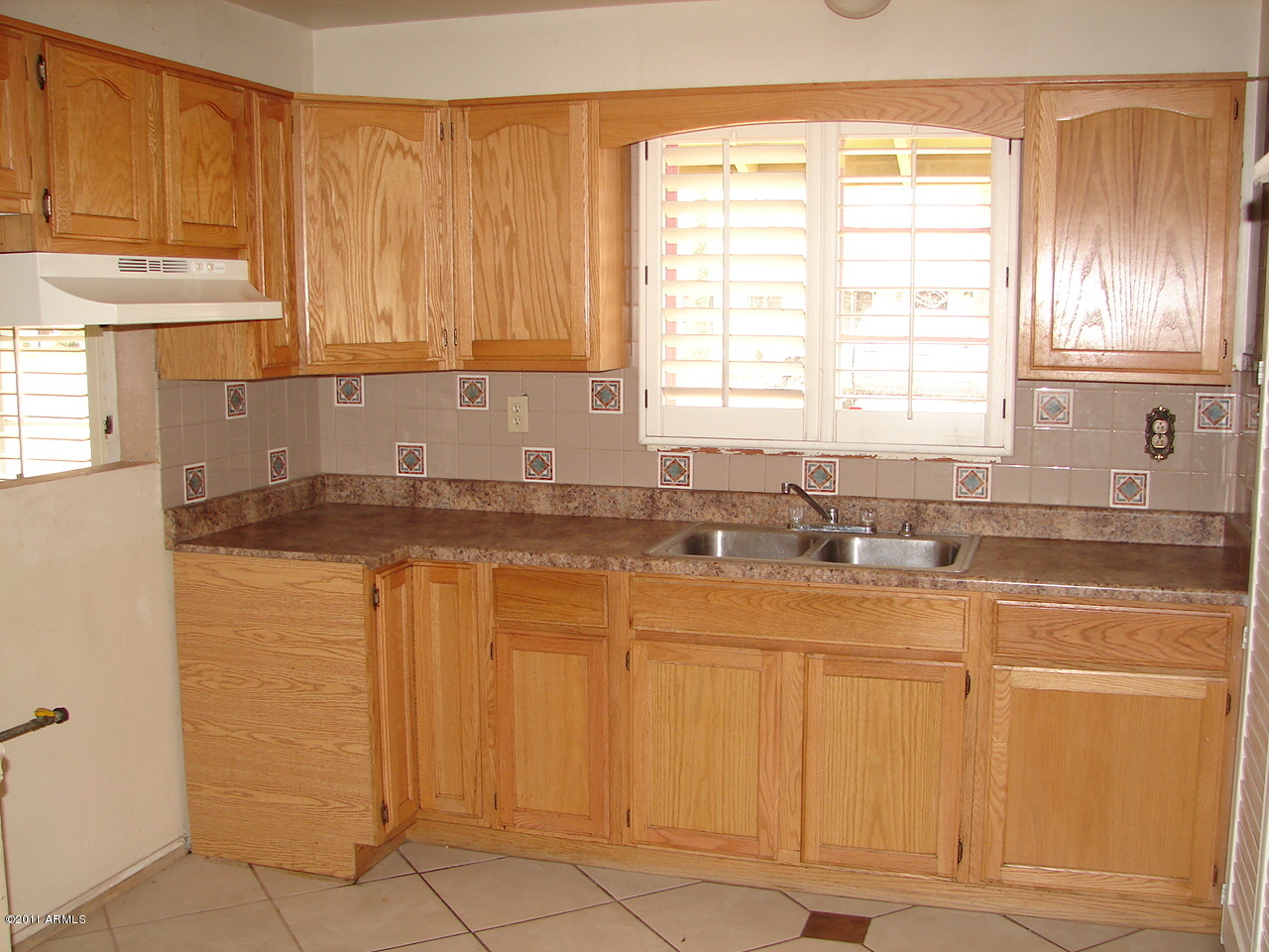 2334 West Cheery Lynn Road Phoenix, AZ 85015 - Photo 21 of 25 kitchen