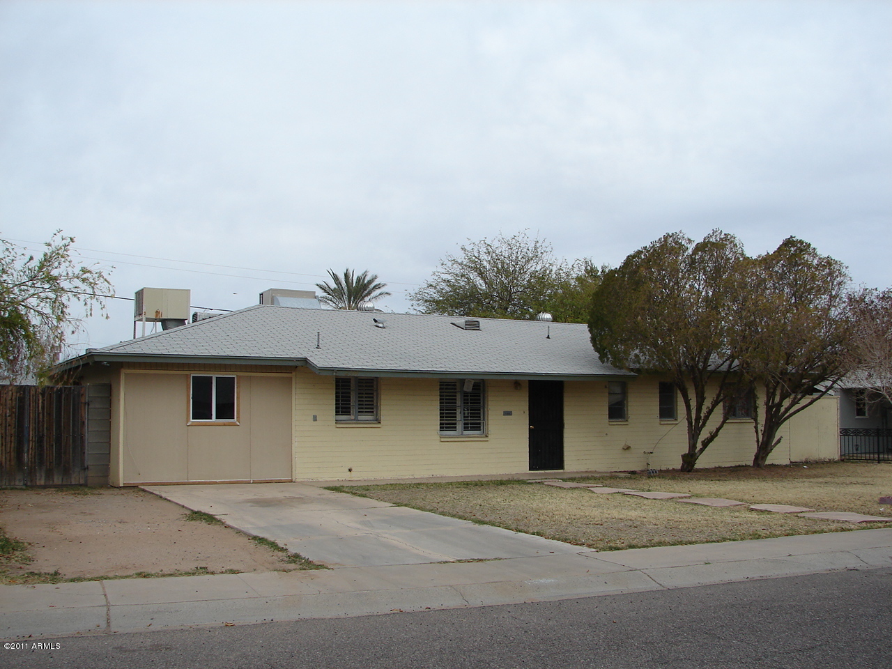 2334 West Cheery Lynn Road Phoenix, AZ 85015 - Photo 3 of 25 front