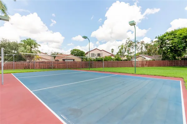 $2,278 | 17200 Northwest 64th Avenue, Unit 20207, Hialeah, FL 33015