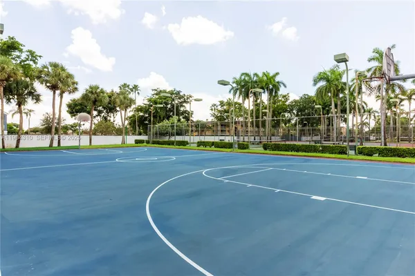 $2,278 | 17200 Northwest 64th Avenue, Unit 20207, Hialeah, FL 33015